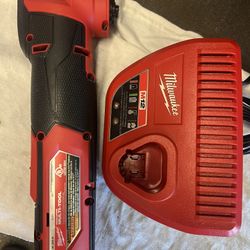 Milwaukee M12 MULTI Tool And Charger 