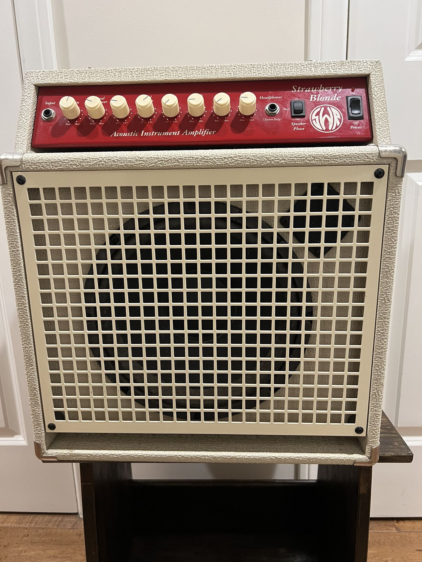 Strawberry Blonde acoustic amp