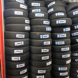 215/55/17 New Tires Set 