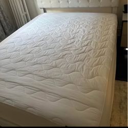 Queen Bed And Frame 