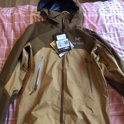 NWT Arcteryx Beta AR Jacket 