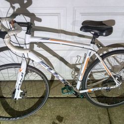 Fuji Sportif 1.3 BICYCLE 