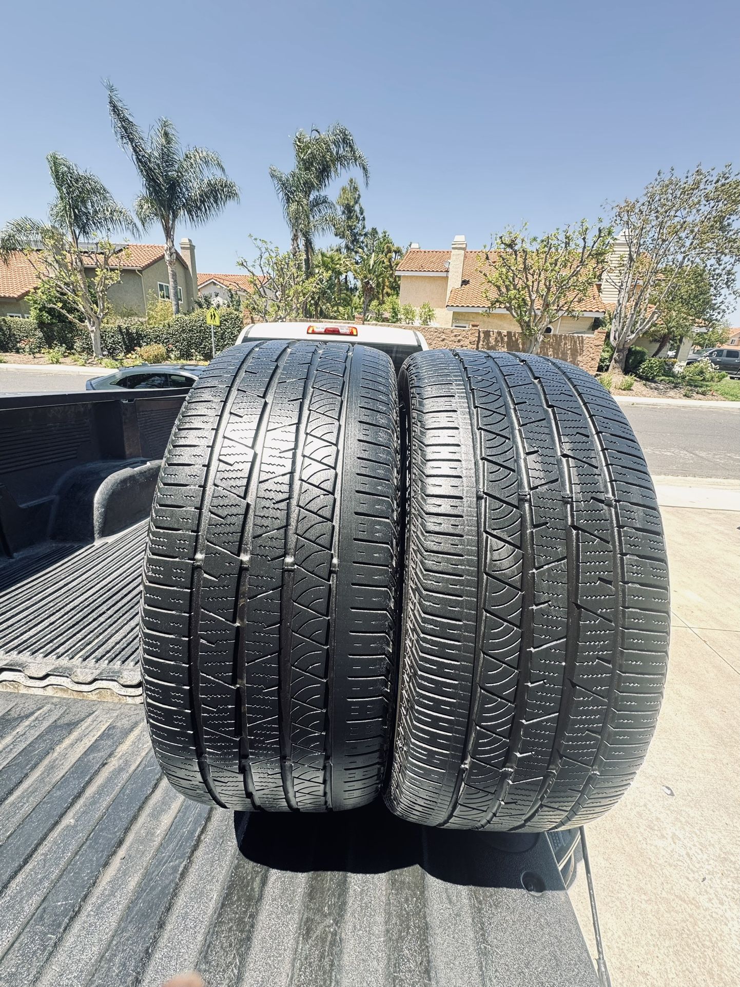 255/45/20 Continental Cross contact 60%+ Tread (2)
