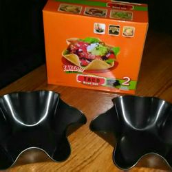 Taco bowl pan set (new in box) 