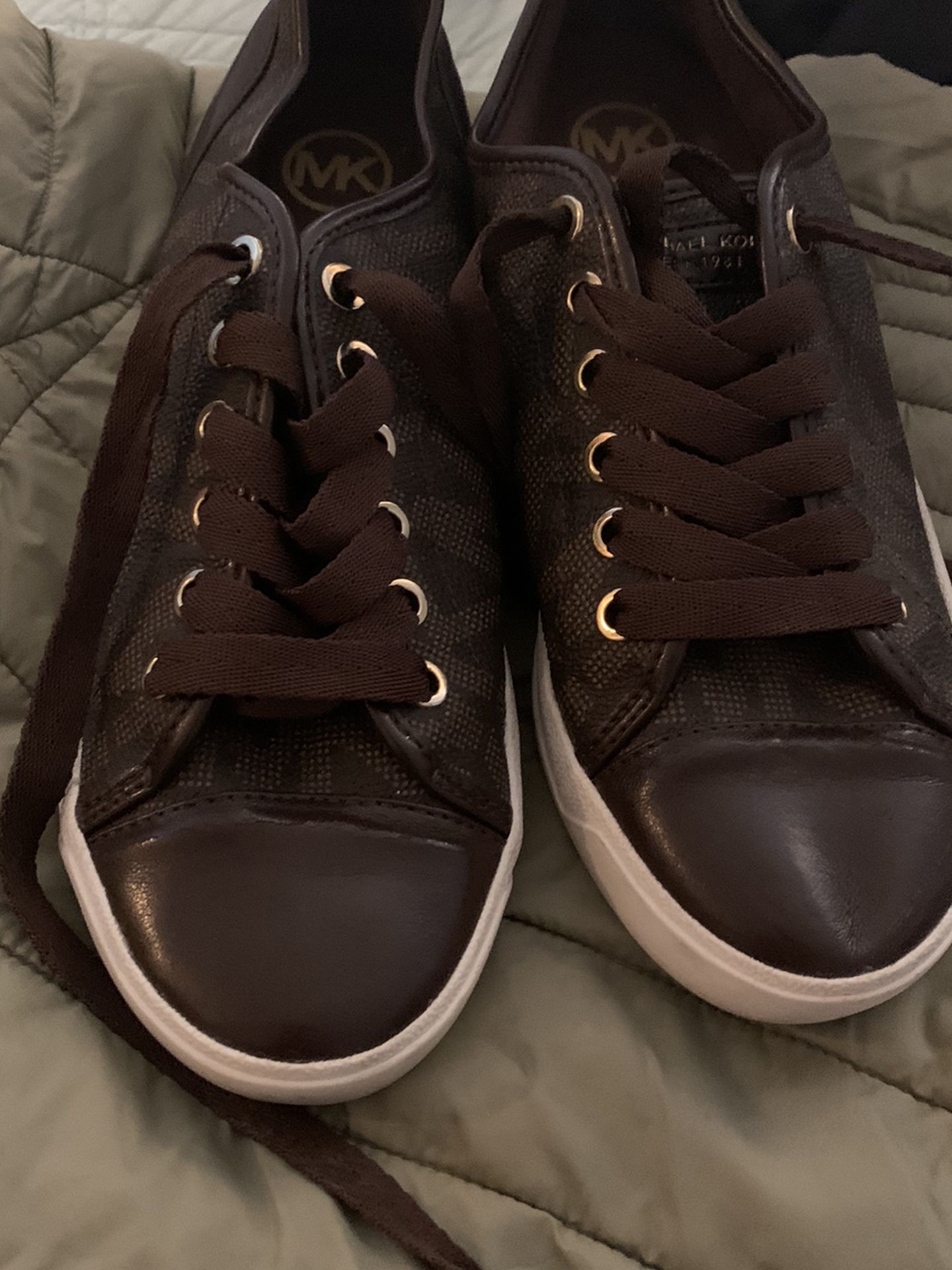 Michael Kors Shoes Size 7
