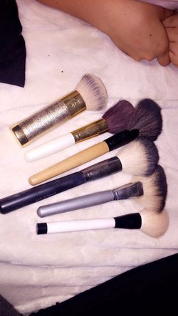 Makeup brushes