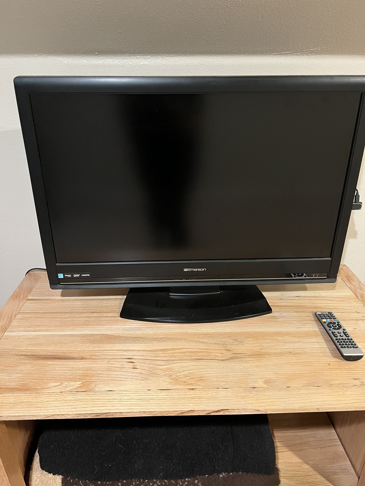 Emerson 32 Inch TV