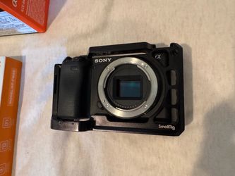 Sony a6400 with cage & 4 batteries