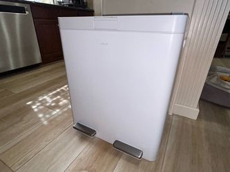 Kohler 82L Dual Bin Step Trash Can White Compact Brand New In Box w/ Small Dents