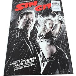 Sin City (DVD, 2005) Bruce Willis Jessica Alba  Immerse yourself in the thrilling world of Sin City with this DVD. Featuring an all-star cast includin