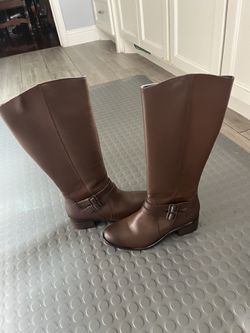 Women Boots Size 8