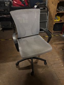 Grey Office Chair with Wheels and Adjustable Height