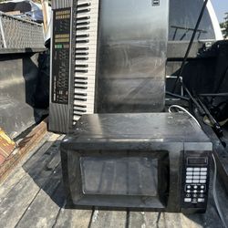 Mini Fridge Yamaha Keyboard Michrowave