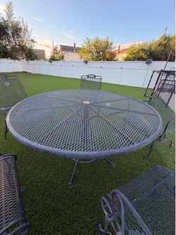 Round table whit 5 chairs for only $150