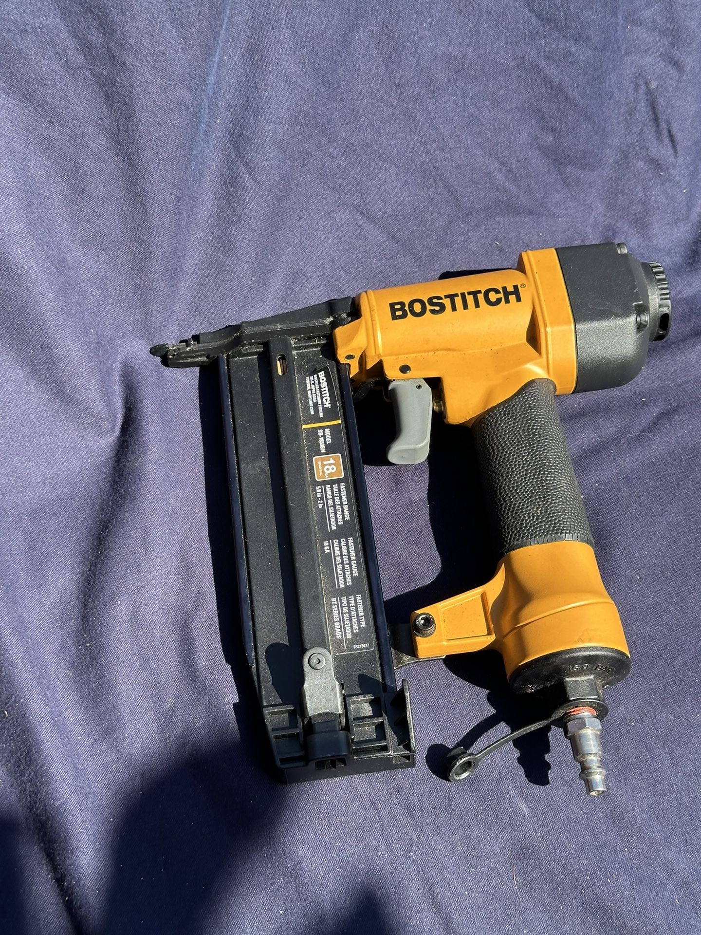 Bostitch SB-1850BN 18GA 5/8"-2" Pneumatic Brad Nail Gun *NO CASE*