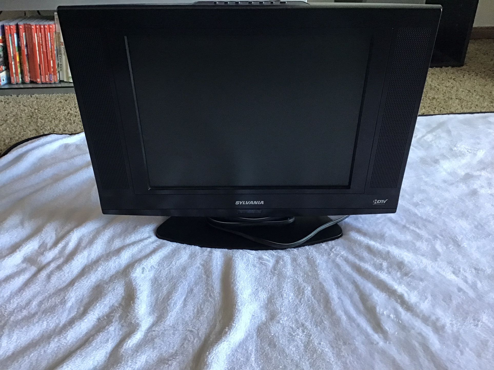 Sylvania 15.5” HD TV