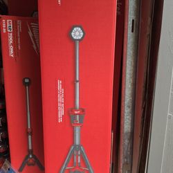 Milwaukee M18 Rocket Light