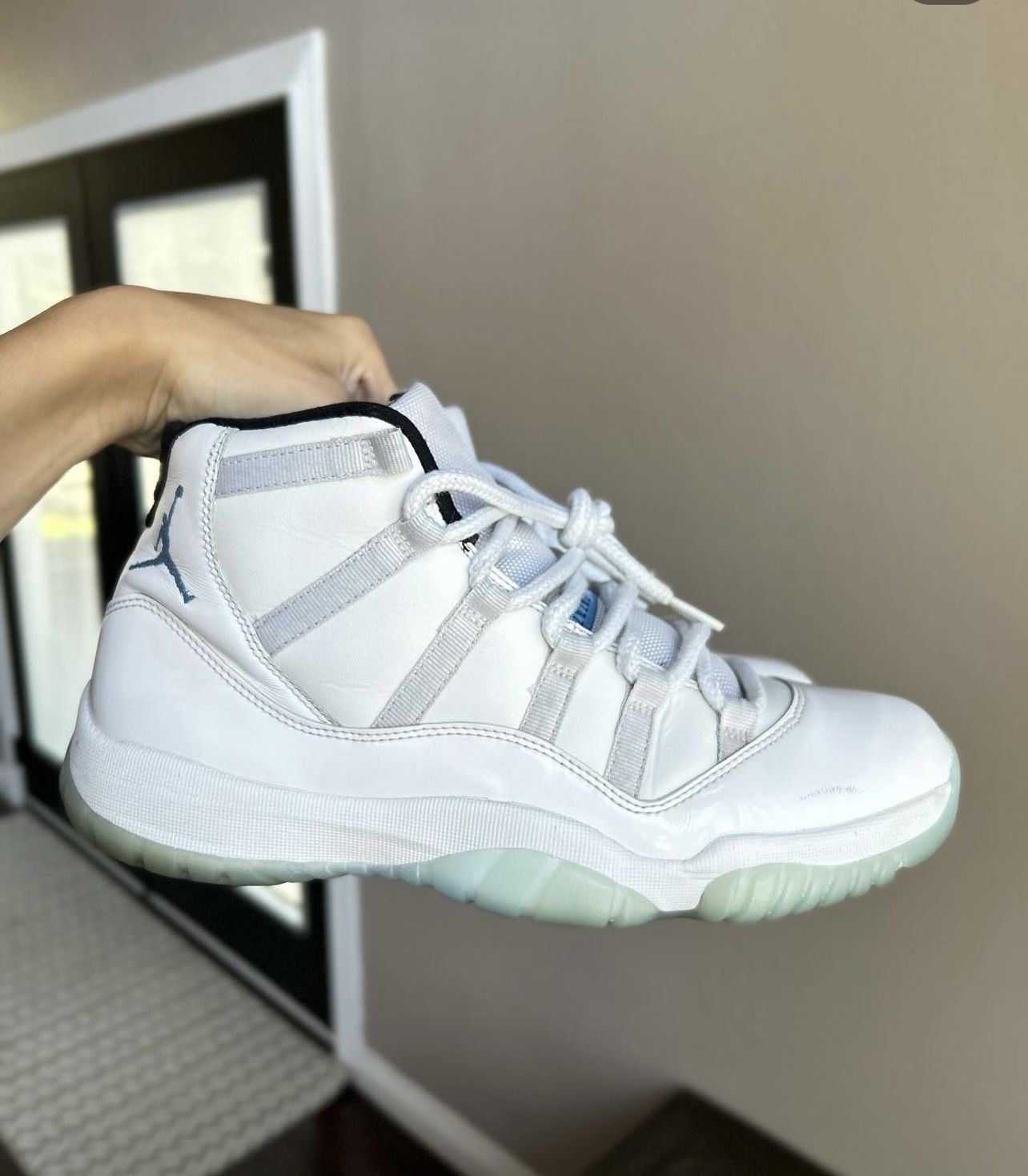 Jordan 11 Legend Blue 