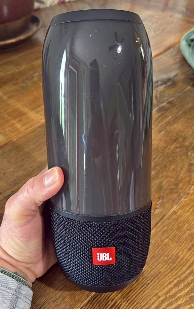 JBL pulse 3 speaker