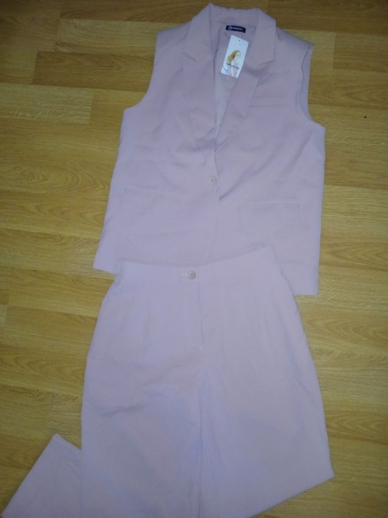 New Womens Size Large Color Pink Set