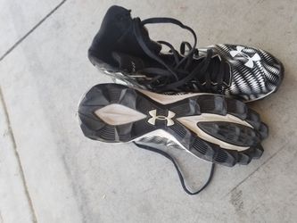 Under armor cleats size 5 boys