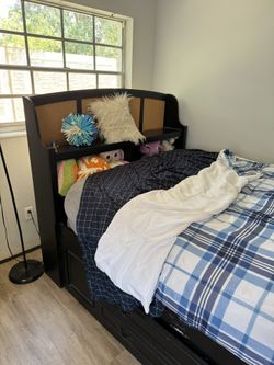 Full Size Black Bed Frame & Mattress