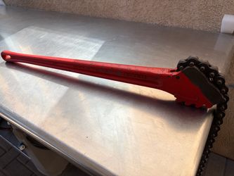 Rigid heavy duty chain wrench