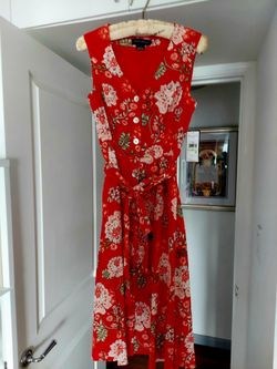 Brand new with tags, Jessica Howard, floral dress, size 4.