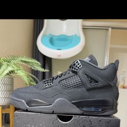 Jordan 4 Retro Size 10.5