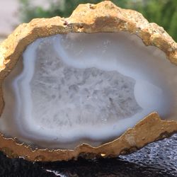 Sliced real agate stone gold napkin rings used once for wedding