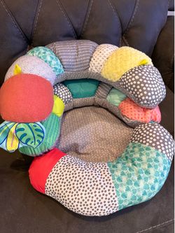 Caterpillar padded baby support seat