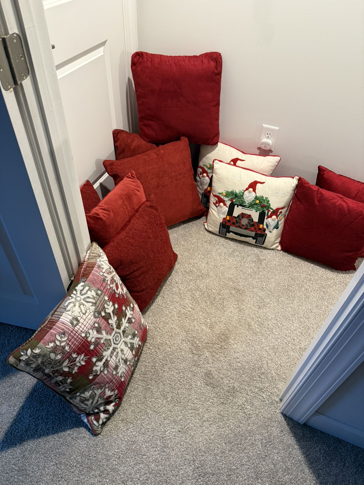 Christmas Red Pillows And Tree Skirt 