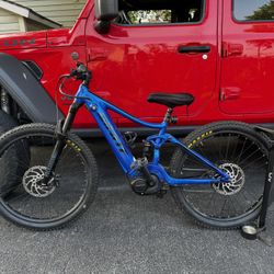 Giant Stance E Mountain Bike 