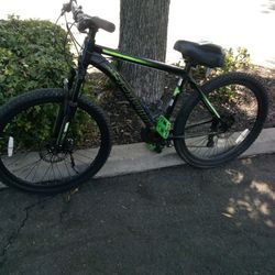 Schwinn Sidewinder Aluminum Frame And Disc Brakes Almost New Condition