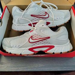 $55 MEN'S NIKE V5 RNR, SIZE 10.5