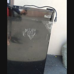 Magic Chef mini Refrigerator