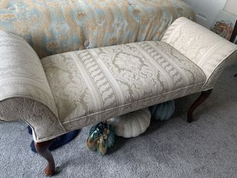 Beautiful Queen Anne Style Bench