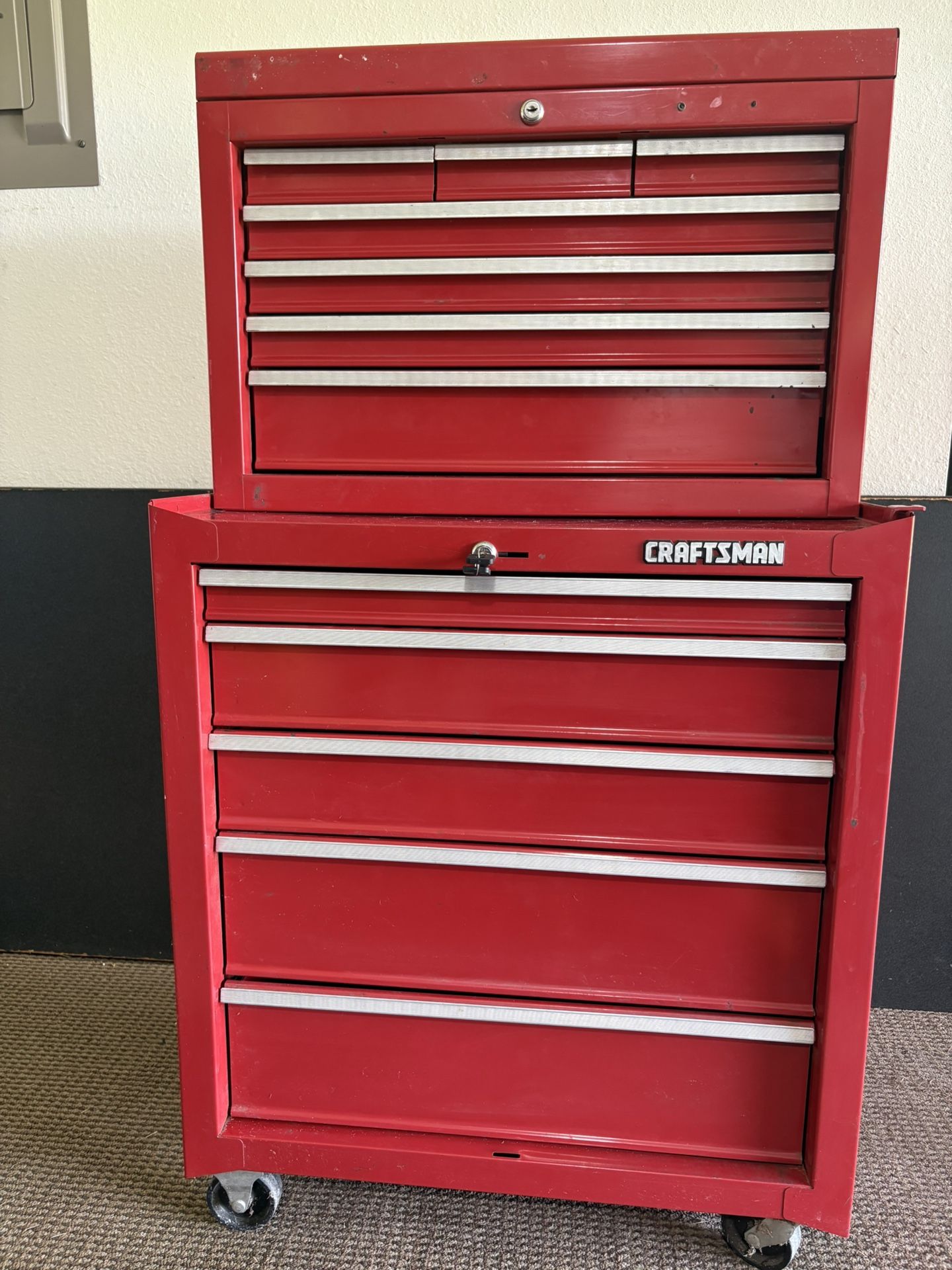 Craftsman rolling toolbox