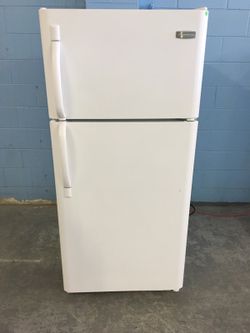 White Frigidaire 18 Cu Ft Refrigerator With 120 Day Warranty