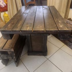 Pallets Dining Table Set