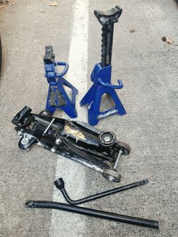 Mini jack and 2 jackstands