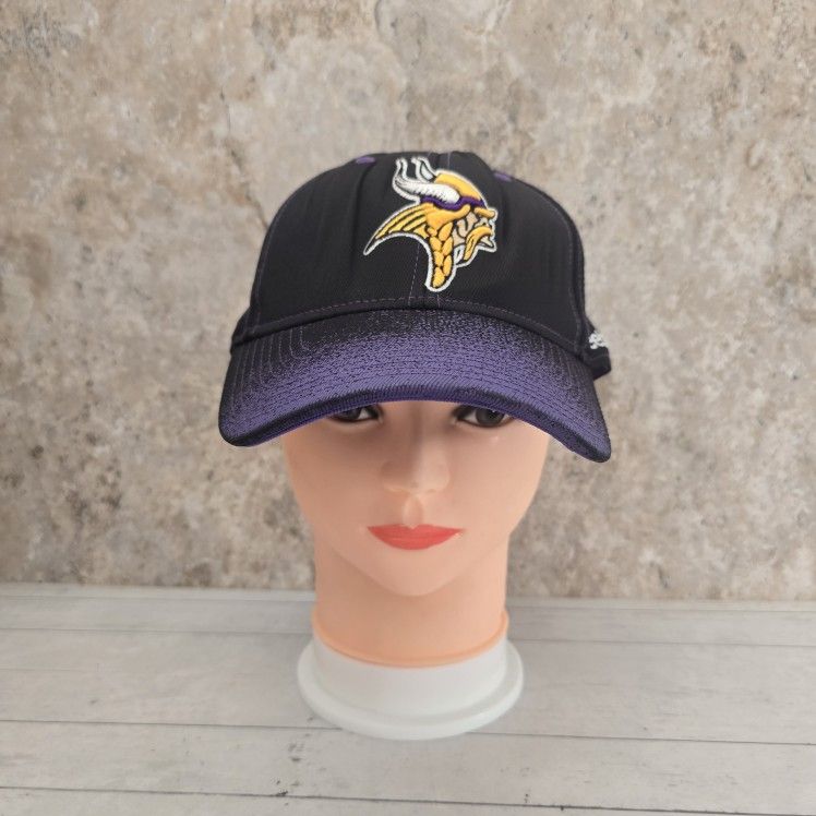 Reebok NFL Onfield Minnesota Vikings Fitted Hat Size L/XL
