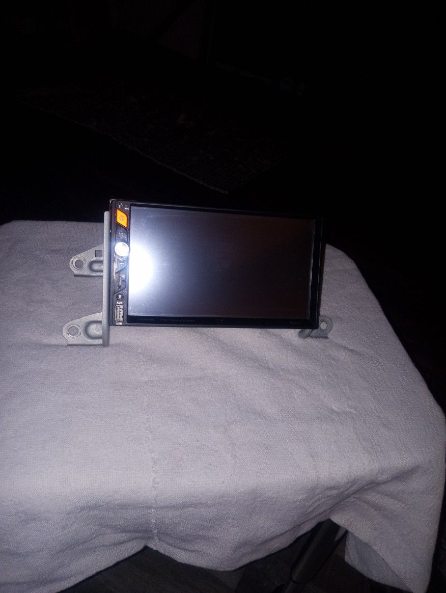 Brand New 7in Dual Touchscreen Radio
