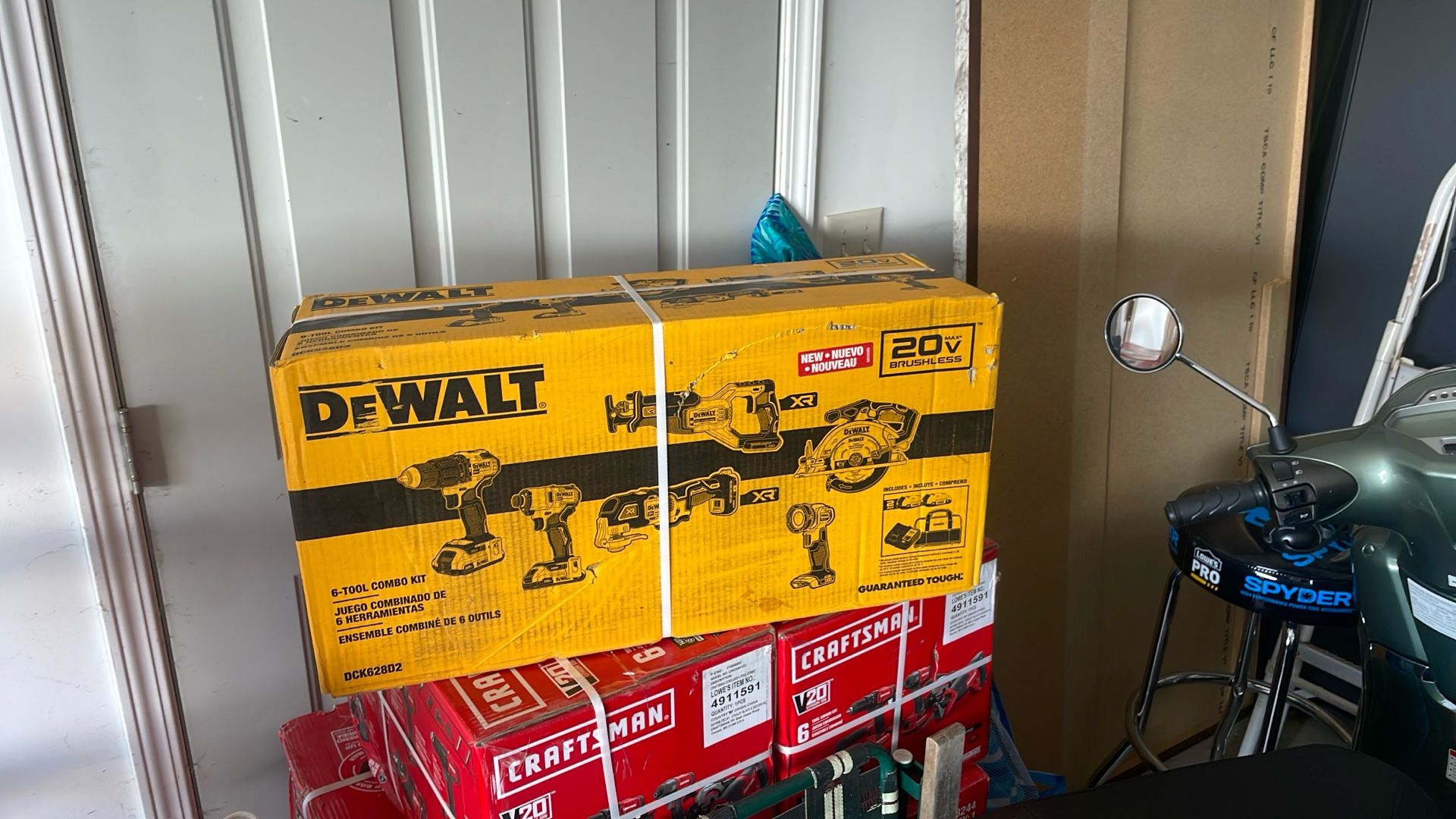 DeWalt six tool combo kit,Sells For 560 Will Take 275