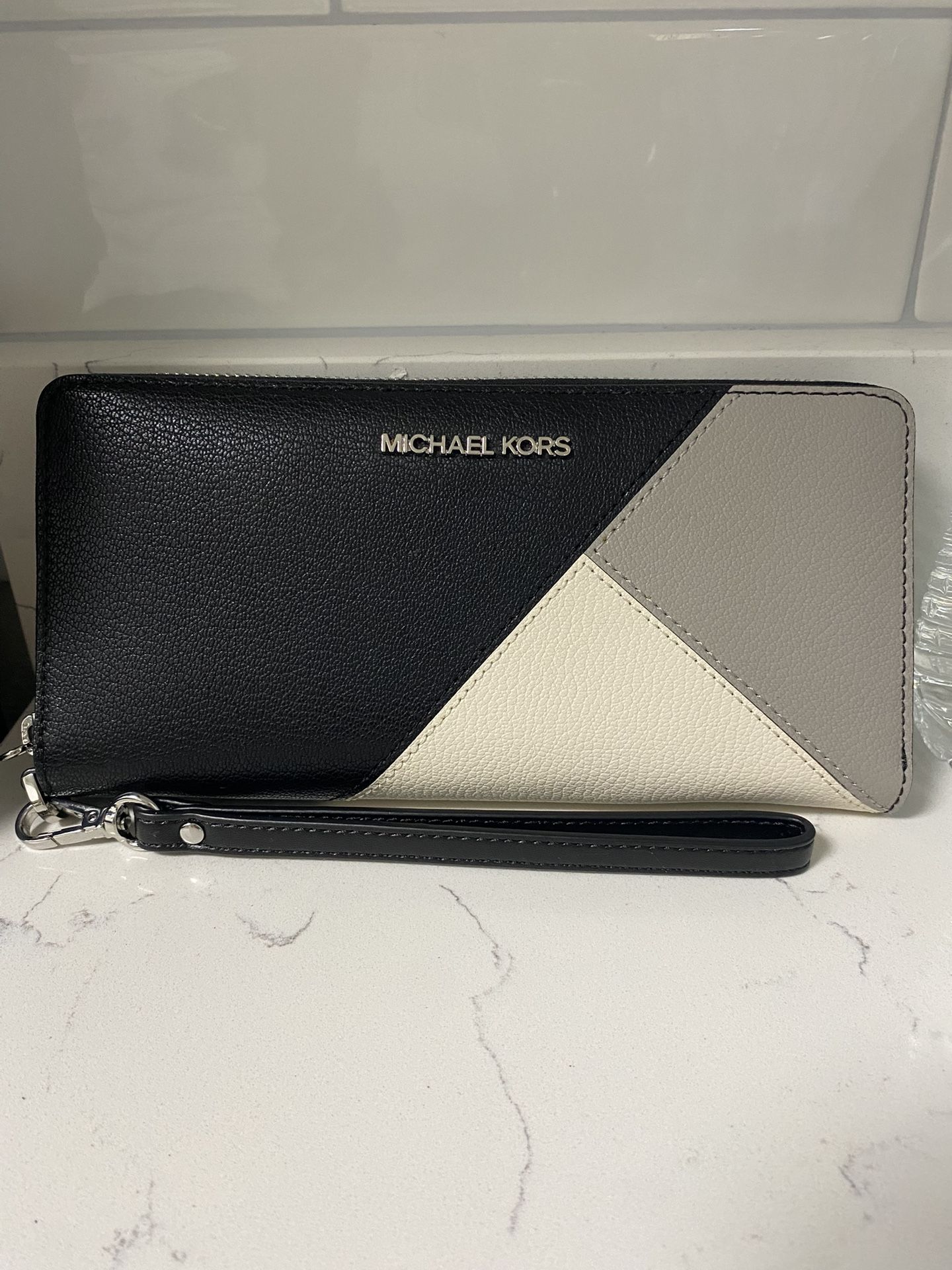 Colorblock Michael Kors Wallet NWT