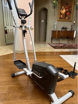 Weslo Momentum G 4.1 Rear Drive Elliptical Exercise Machine.