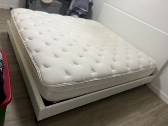 White Head Board Kingsize Bed With Mattress