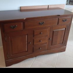 Cherry Wood Monitor Bucks County Buffet SIDEBOARD