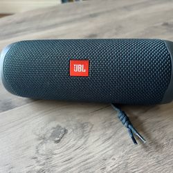 JBL Flip 5 Speaker 