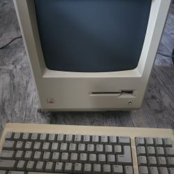 Macintosh PLUS With Keyboard. Works GREAT!